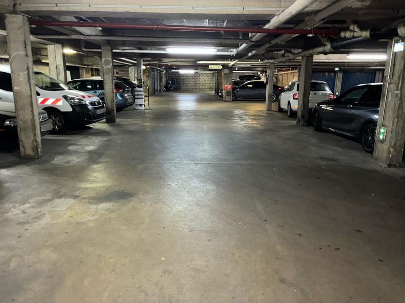 Parking / Garage - 12 m²