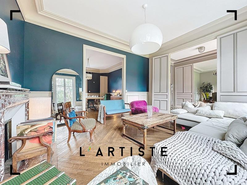 Maison - 353 m² - 11 pièces