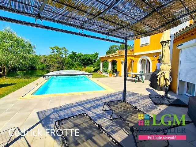 Maison - 195 m² - 5 pièces