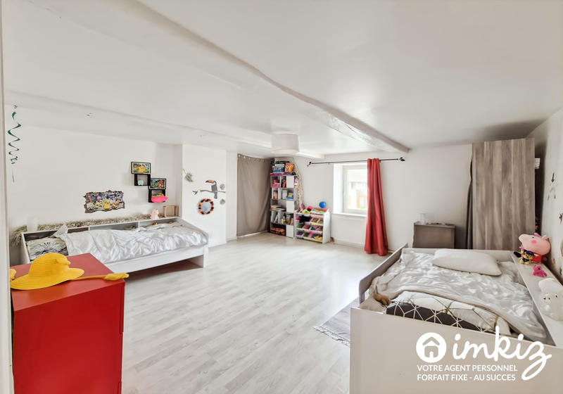 Maison - 220 m² - 7 pièces