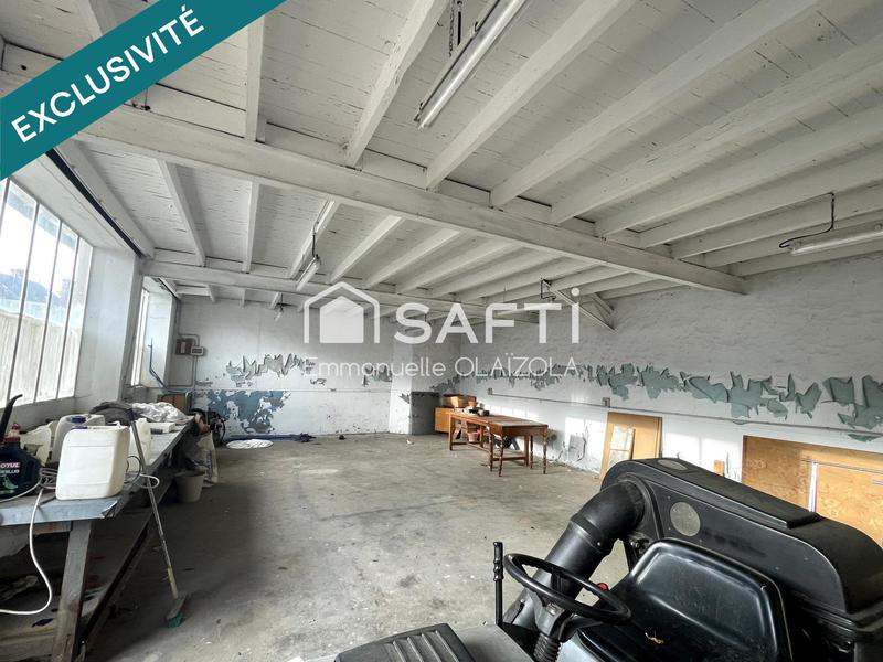 Maison - 235 m² - 9 pièces