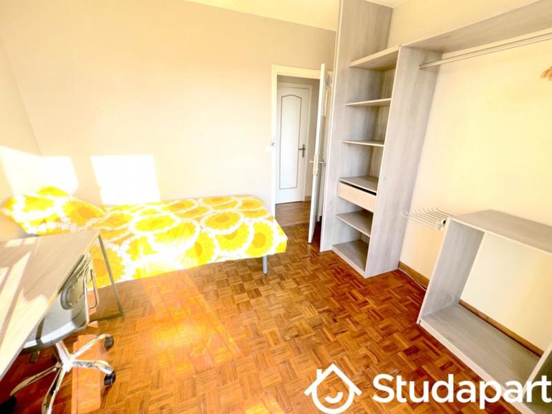 Chambre - 10 m² - 1 pièce