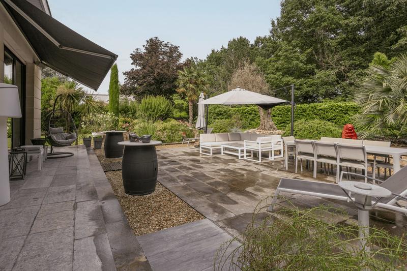 Maison - 390 m² - 10 pièces