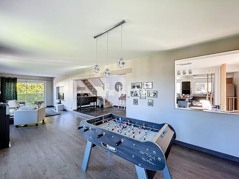 Maison - 214 m² - 7 pièces