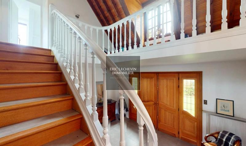 Villa - 200 m² - 10 pièces