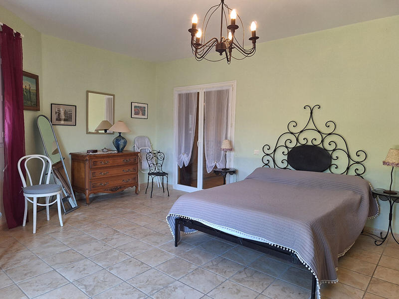 Maison - 210 m² - 7 pièces