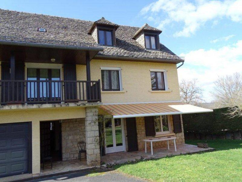 Maison - 200 m² - 10 pièces