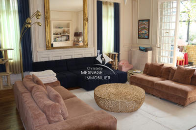 Maison - 483 m² - 14 pièces