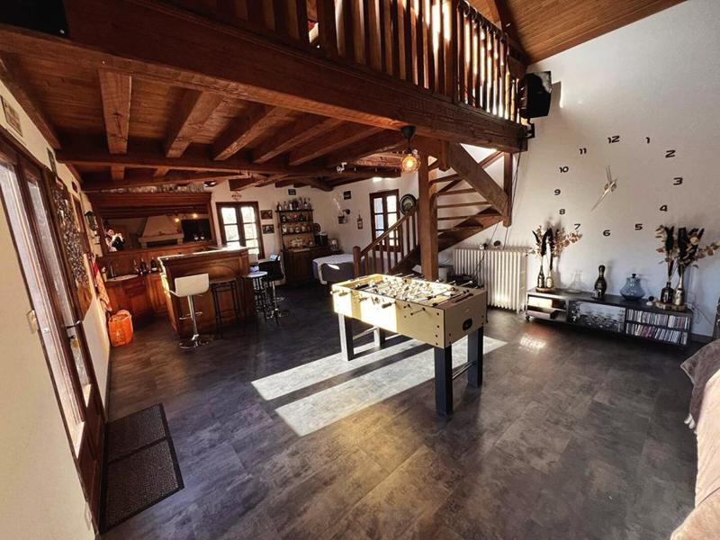 Maison - 230 m² - 9 pièces