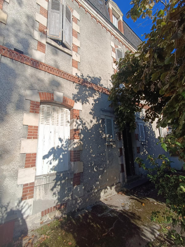 Maison - 210 m² - 7 pièces