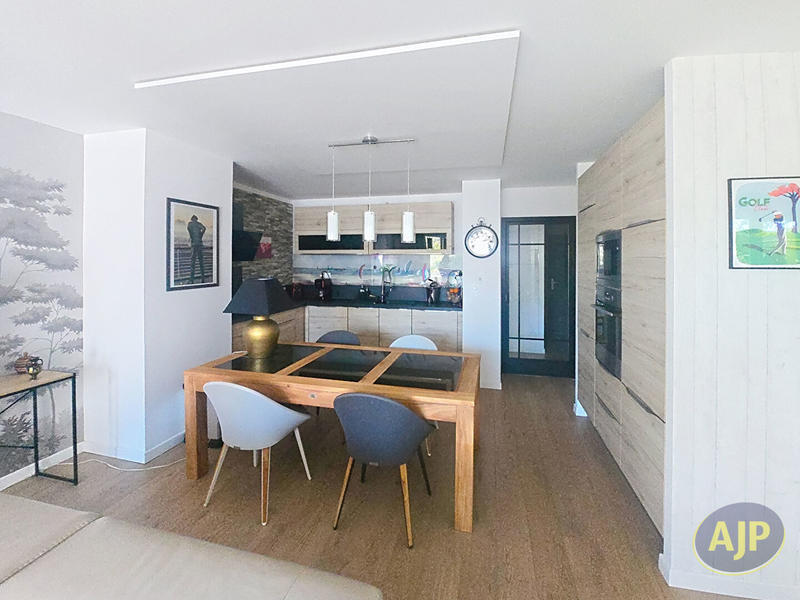 Appartement - 83 m² - 4 pièces