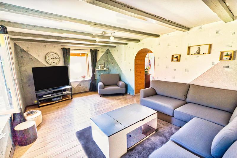 Maison - 209 m² - 9 pièces