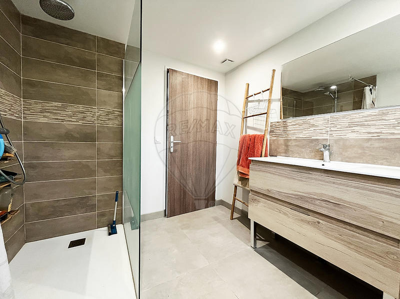 Maison - 207 m² - 8 pièces