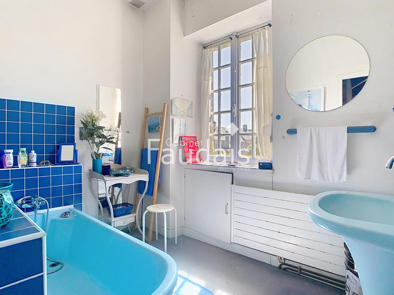 Maison de village - 230 m² - 8 pièces