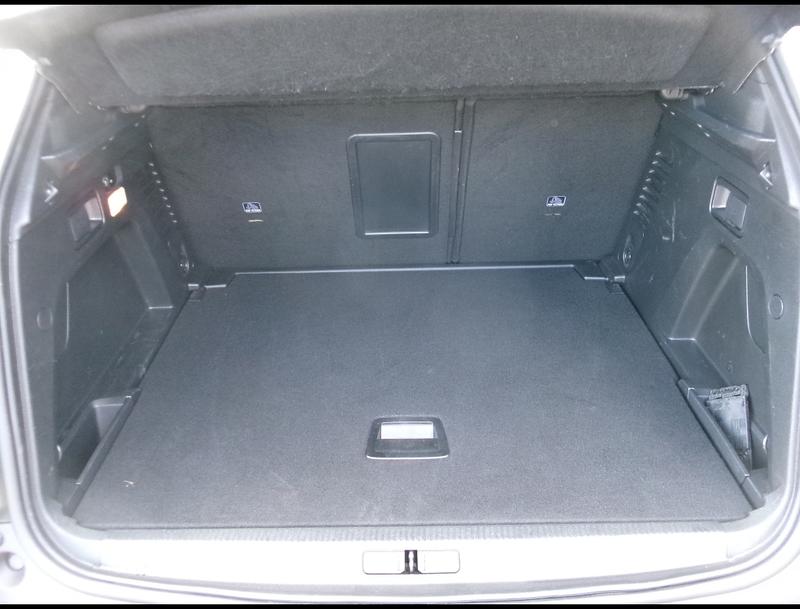 Peugeot 3008 Bhdi 130 Active Business Eat8