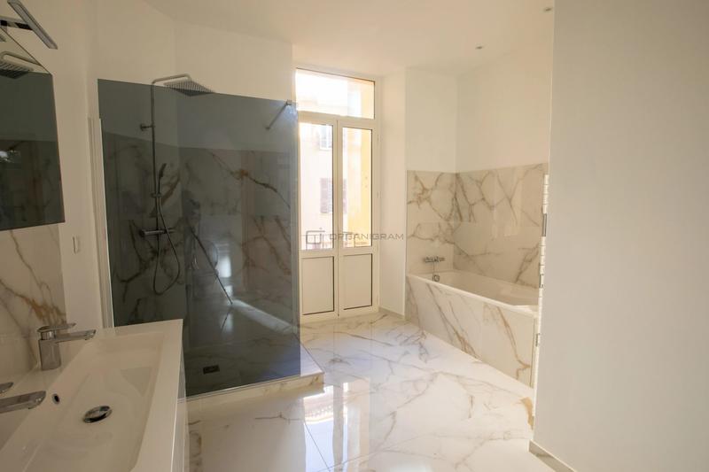 Appartement - 151 m² - 6 pièces