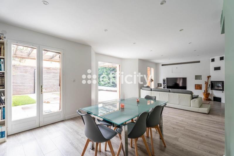 Maison - 147 m² - 7 pièces