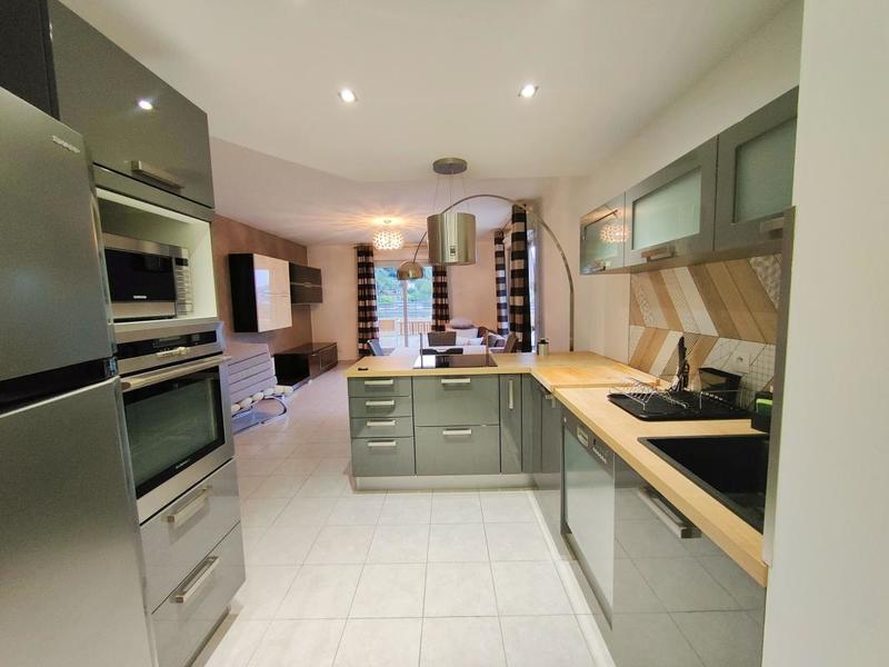 Penthouse - 77 m² - 4 pièces