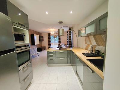 Penthouse - 77 m² - 4 pièces