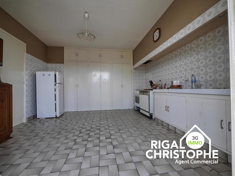 Maison traditionnelle - 195 m² - 9 pièces