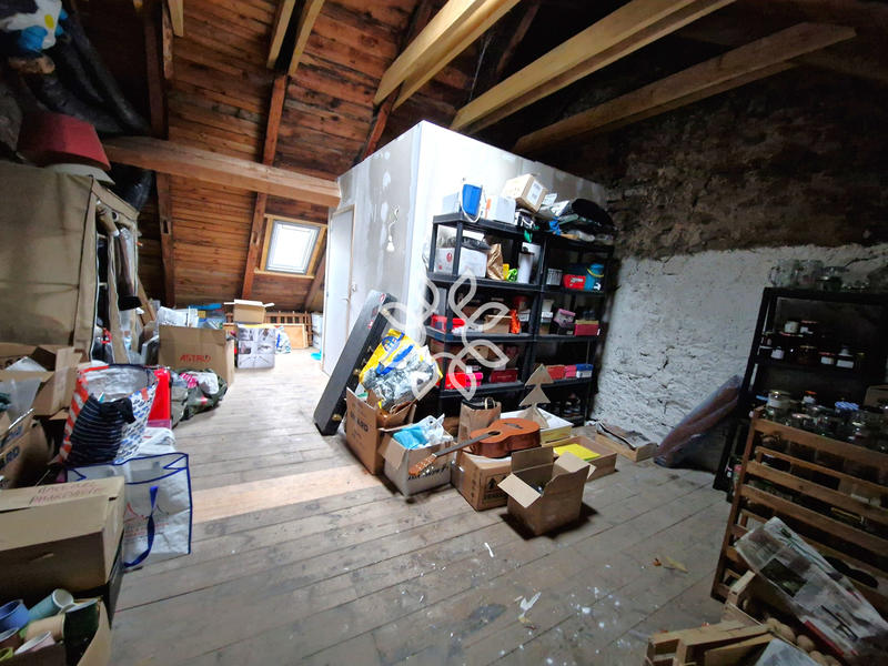 Maison - 236 m² - 9 pièces