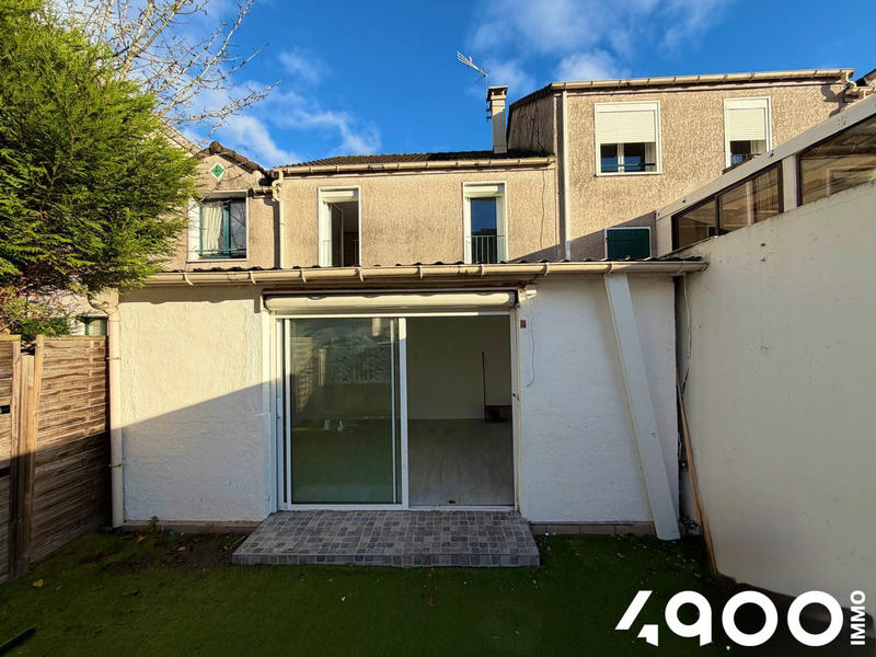 Maison - 90 m² - 5 pièces