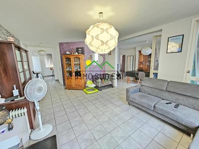 Appartement - 97 m² - 5 pièces