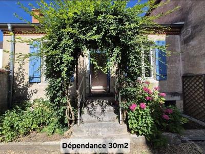 Maison - 236 m² - 7 pièces
