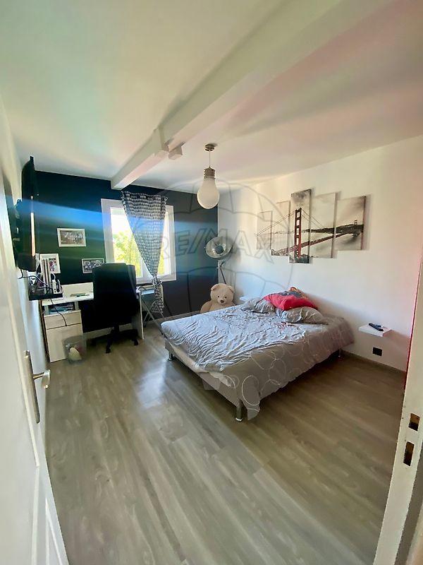 Maison - 182 m² - 7 pièces