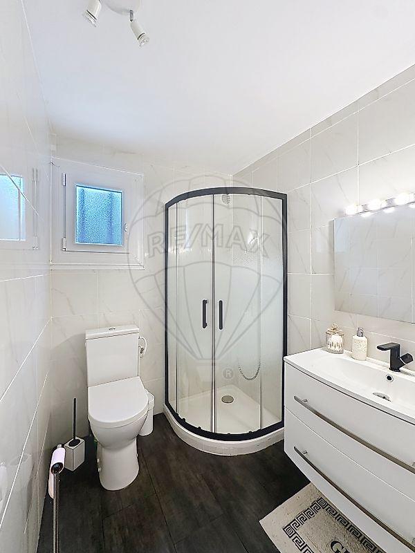 Maison - 204 m² - 8 pièces