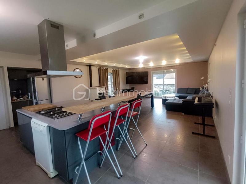 Propriété - 145 m² - 5 pièces