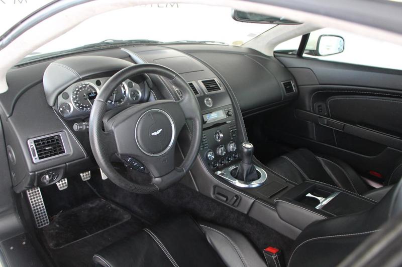 Aston Martin Vantage Coupe V8