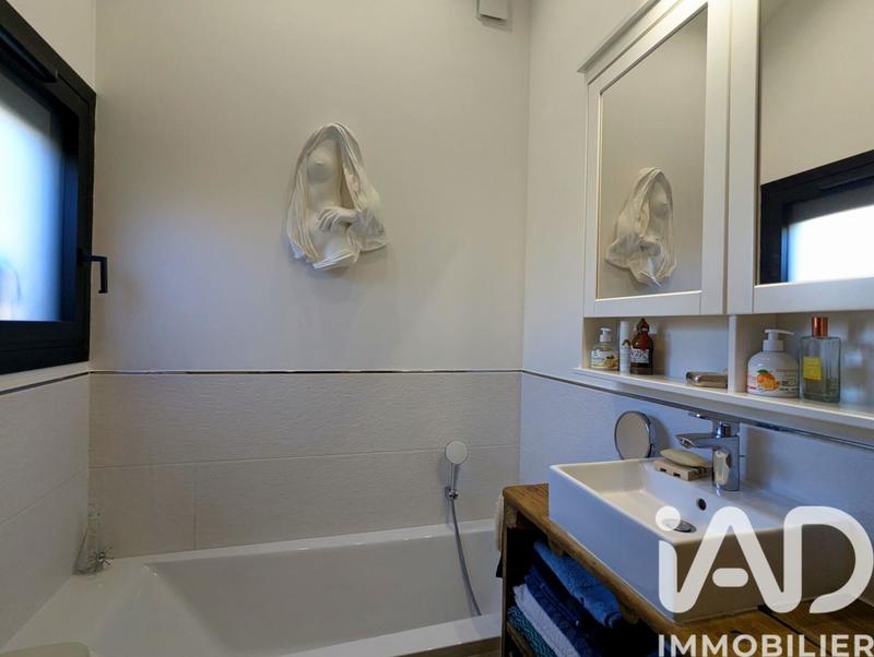 Maison - 98 m² - 4 pièces