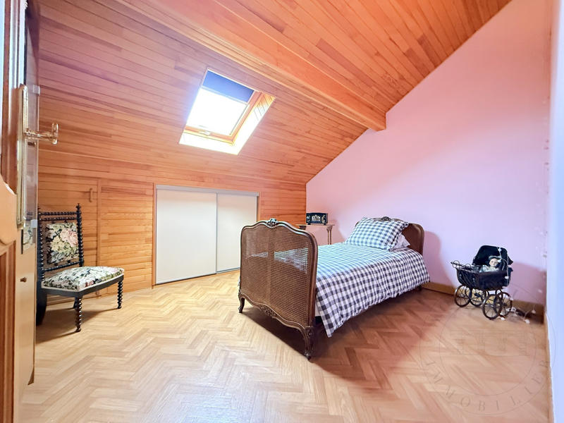 Maison traditionnelle - 282 m² - 8 pièces