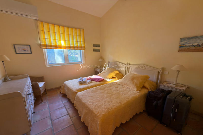 Maison - 280 m² - 7 pièces