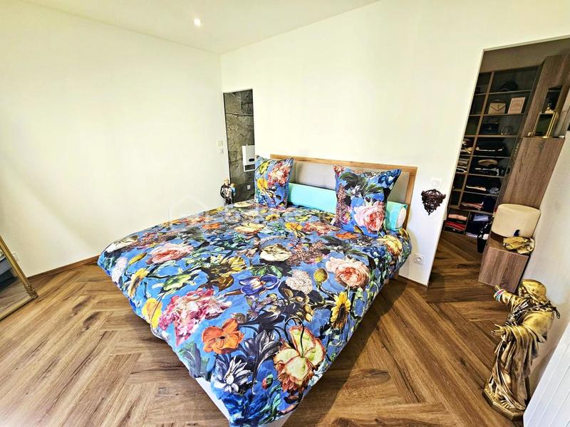 Maison - 255 m² - 6 pièces