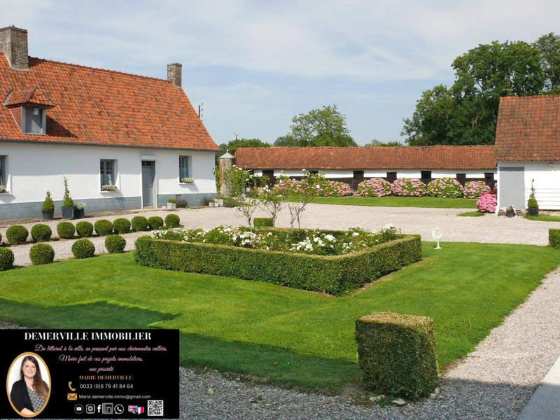 Maison - 466 m² - 18 pièces