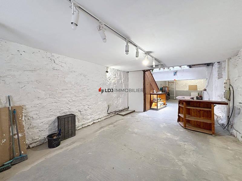 Local commercial - 147 m² - 3 pièces