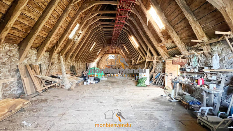 Maison traditionnelle - 149 m² - 6 pièces