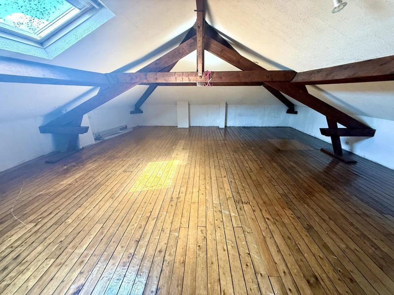 Maison - 163 m² - 9 pièces