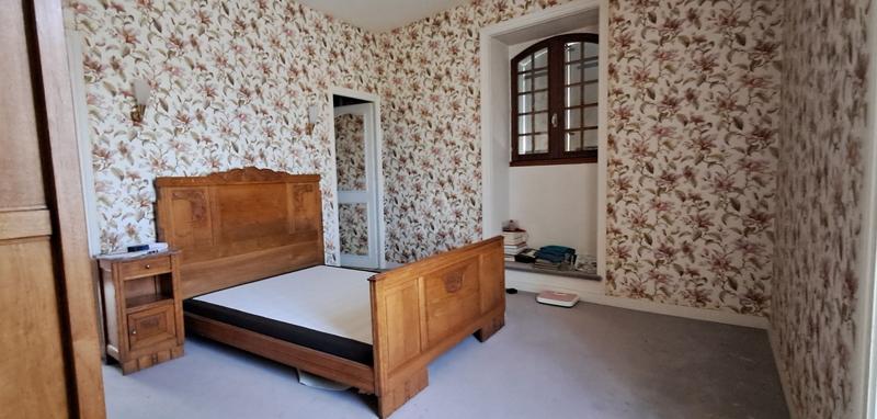 Maison - 225 m² - 9 pièces