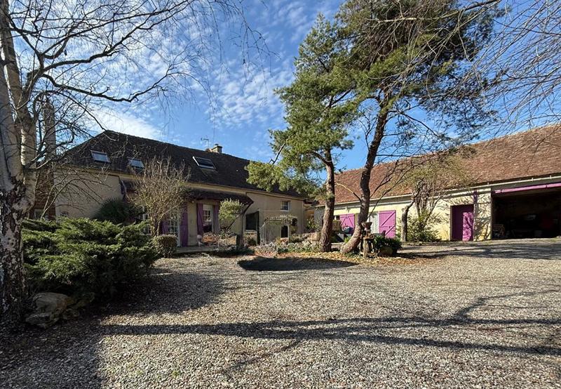 Maison - 230 m² - 10 pièces