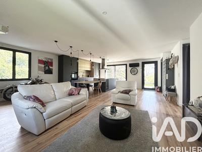 Maison - 210 m² - 6 pièces