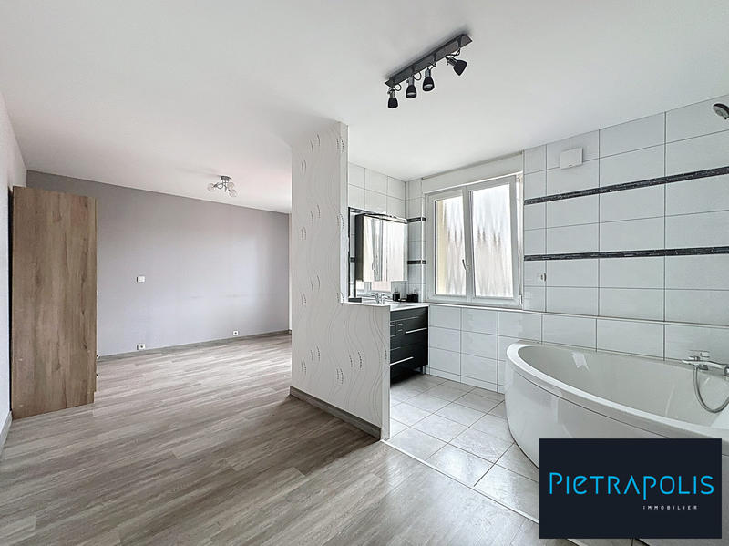 Maison - 380 m² - 6 pièces