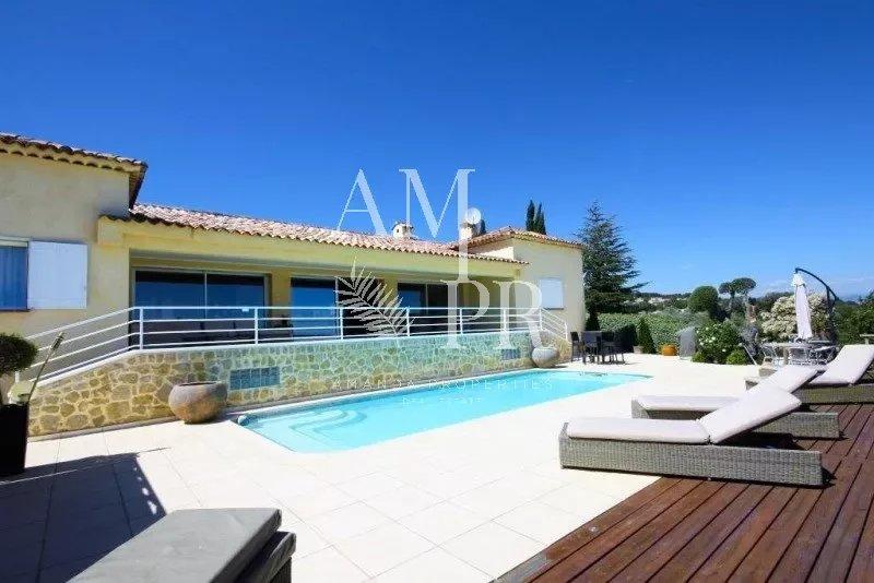 Villa - 233 m² - 5 pièces