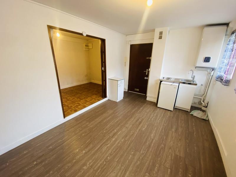 Local commercial - 80 m² - 4 pièces