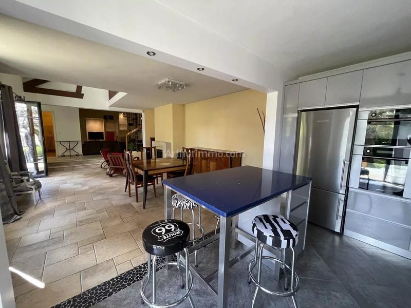 Maison - 151 m² - 7 pièces