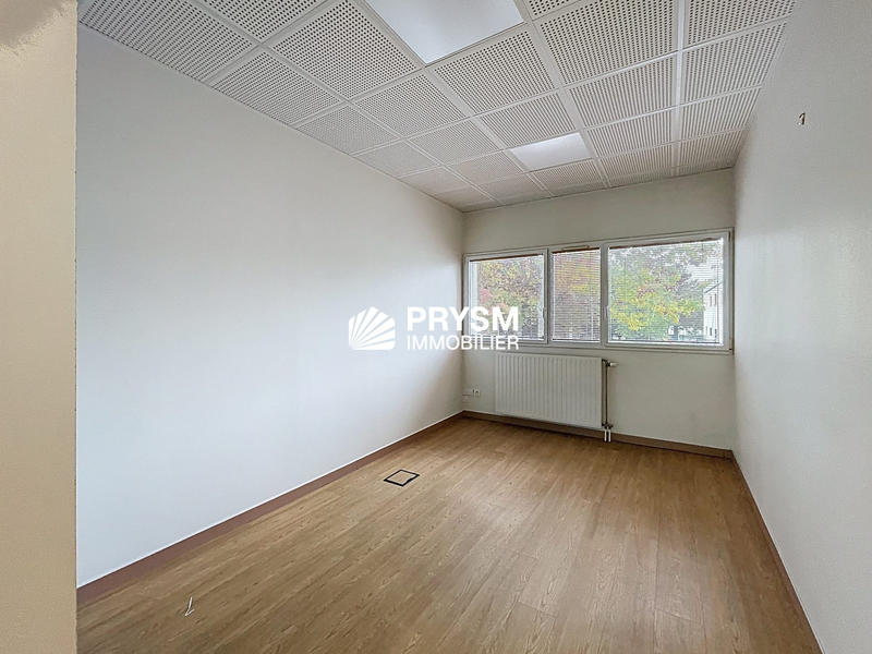 Bureau - 119 m² - 6 pièces