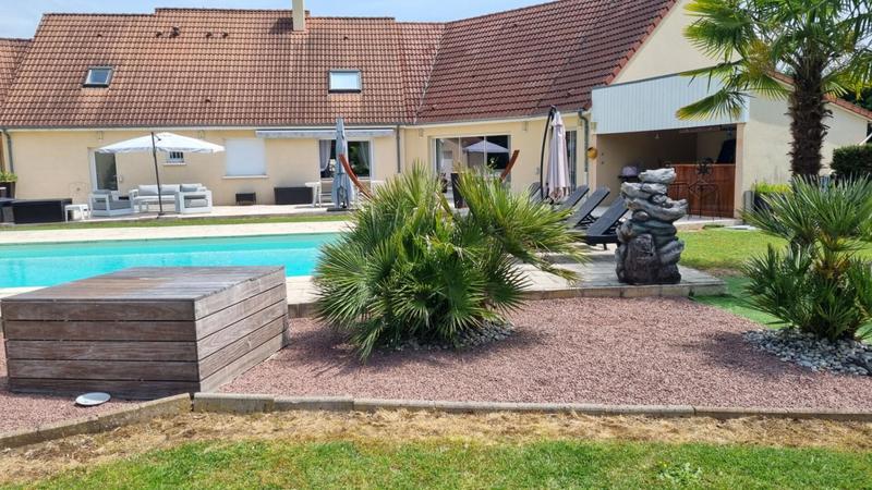 Maison - 287 m² - 10 pièces