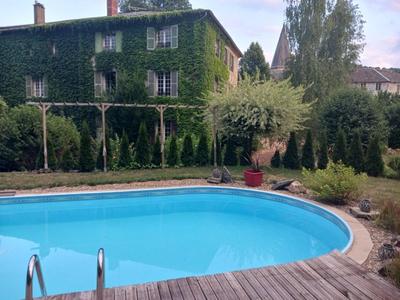 Maison - 552 m² - 17 pièces